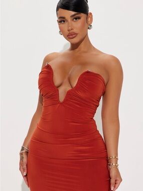 Strapless Ruched V-Plunge Bodycon Dress - Rust